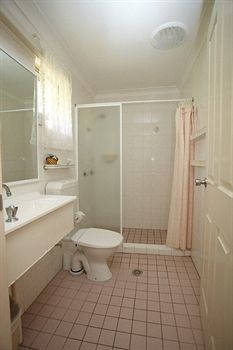 Econo Alabaster Lodge *