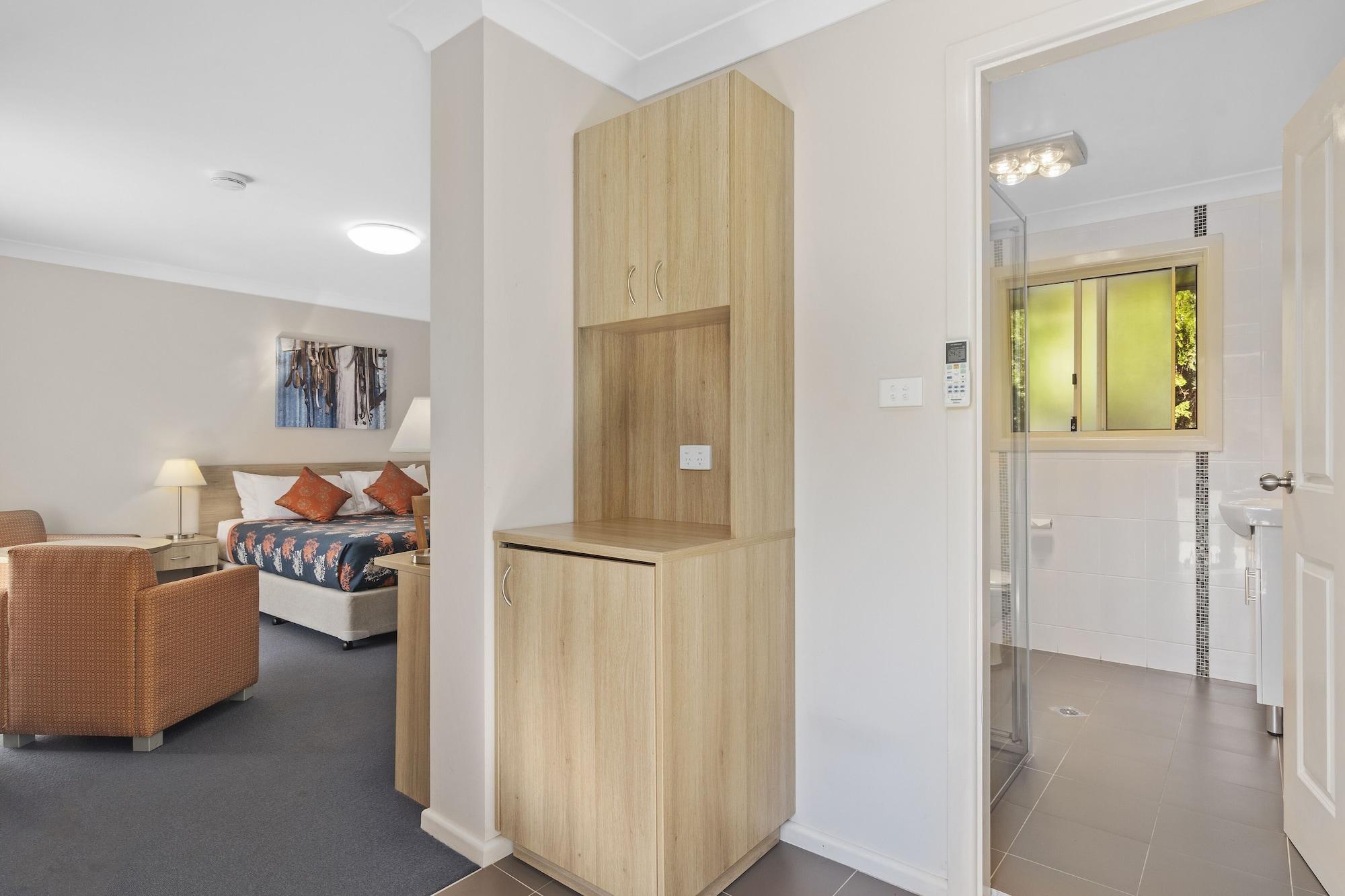 Econo Alabaster * Cowra